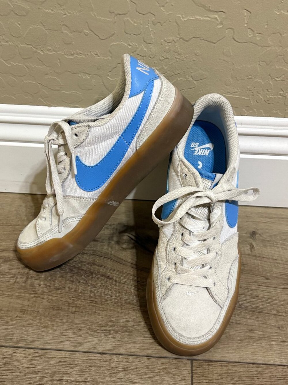 NIKE Zoom Pogo Plus Shoes Size 7 White Blue